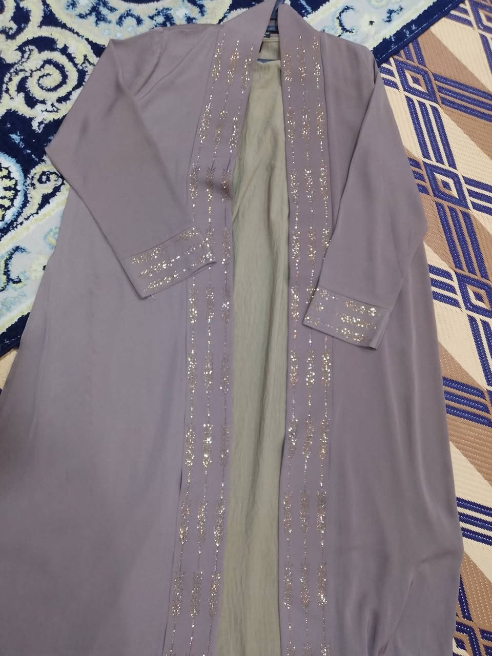 يوجد فستان ورداء خليجي سعر الرداء 50 وسعر الفستان 50 شاهد الله لبسه واحده


**إذا كنت صاحب هذا الإعلان وتريد حذفه لأي سبب، رجاءا أرسل رسالة إلى الدعم الفني**