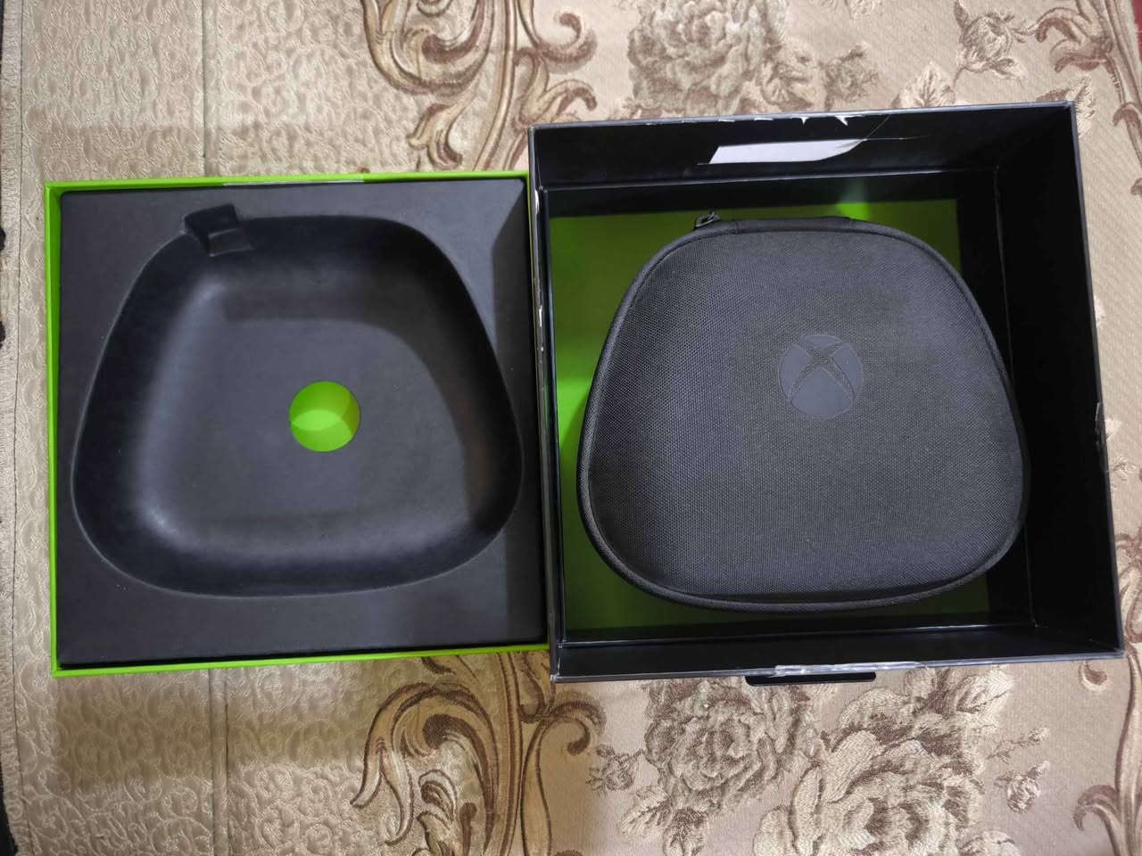 جويستك الايليت 2 الاحترافيه وقابله لتخصيص الأزرار تجي كامل الملحقات مع الجنطه والكارتونه 
مكاني بغداد الامين وعندي توصيل الكل المحافظات ب5✅
رقمي *********** ومتواجد واتساب ايضاً بغداد, العراق
