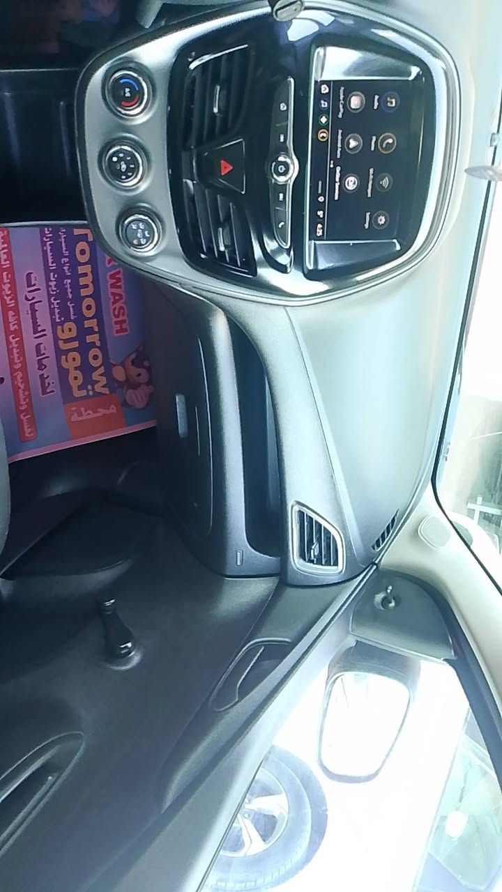 السلام عليكم للبيع سيارة نوع سبارك موديل 2019 اللون احمر رقم اربيل الجديد بأسمي وارد امريكي حادثها جاملغ  وربع البنيد صبغ فقط الباقي كلة مكفول مكينة 4 سلندر السيارة جاهزة وجديدة مابيها اي نقص وناعمة استخدام بيت احنة مستورديهة العنوان بغداد السعر 95 وبيها مجال بسيط الرقم ***********
