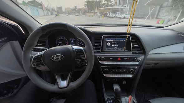 سوناتا موديل 2019 
مواصفات SE 
حادثه فقط بنيد 
صور الحادث مرفقه بالمنشور
سعر 143
***********
