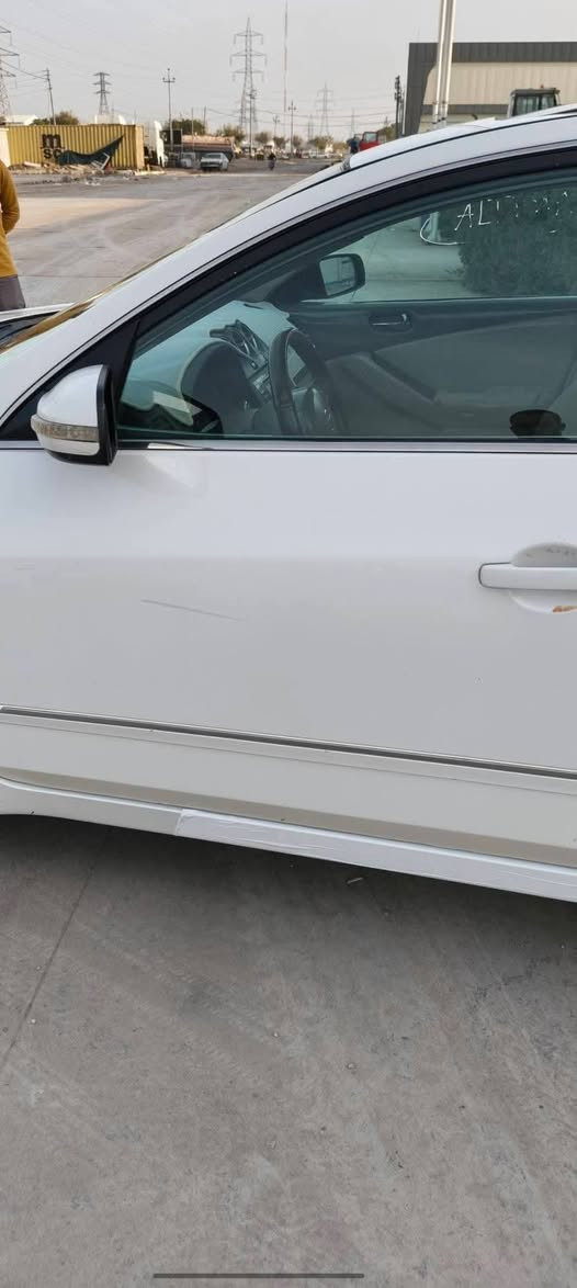 ئاڵتیما 2010 خەلیجی فول مواسەفات سلایت فۆرمیکا مەرکەزی ئاوێنە ئیشارەت شاشە بیلاد کامێرا فول فول بێ سبوخ
تایەی تازە سەیارەی ماڵە هادرۆلیک تازە مەکینەی 
لۆک خراوەتە سەری بە 5 گەڵا سەیارەکە نمونەیە 

123 ورقە

شوێن کەلار 
ئەگەر موشتەریت نامە بنێرە

***********
