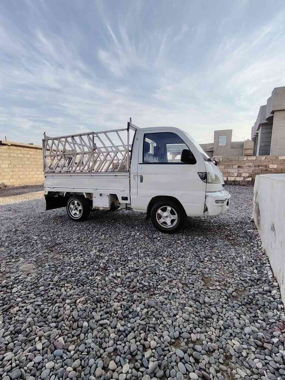 سلام عليكم كيه هيفة للبيع موديل 2007 محرك كير اكسن شرط شاصي شرط تايرات جدد أوراق  كاملة سيارة حلوة مال جنية جاهزة السعر 22 وبيها مجال قليل الشراي يتصل مكاني الشرقاط ***********
