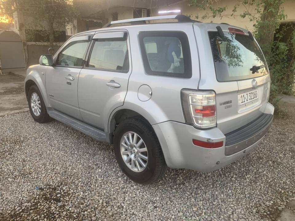 من رخصت الادمن 
فورد ميركوري 2008   
6سلندر مكينه3000 
كير فور ويل تخم تاير 
بغداد رقم دولي باسمي السعر 80 وبيها مجال
***********
