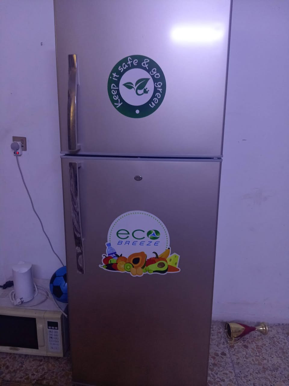 ثلاجه للبيع جديده حجم 17 كبيره
بغداد البياع شرطه الخامسه‏‪***********‬‏
