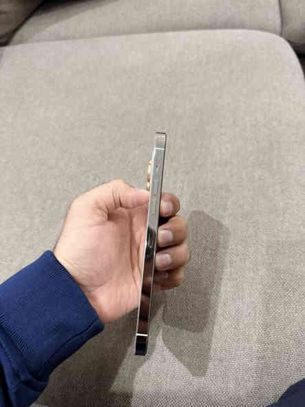 السلام عليكم 
ايفون ١٣ برو ماكس لون ابيض ذاكره ٢٥٦ 
بطاريه ٧٦ 
الجهاز مداخل اي تصليح 
السعر ٦٠٠ الف 
عنواني بغداد الدوره حي دجله 
الشراي يتصل ***********
