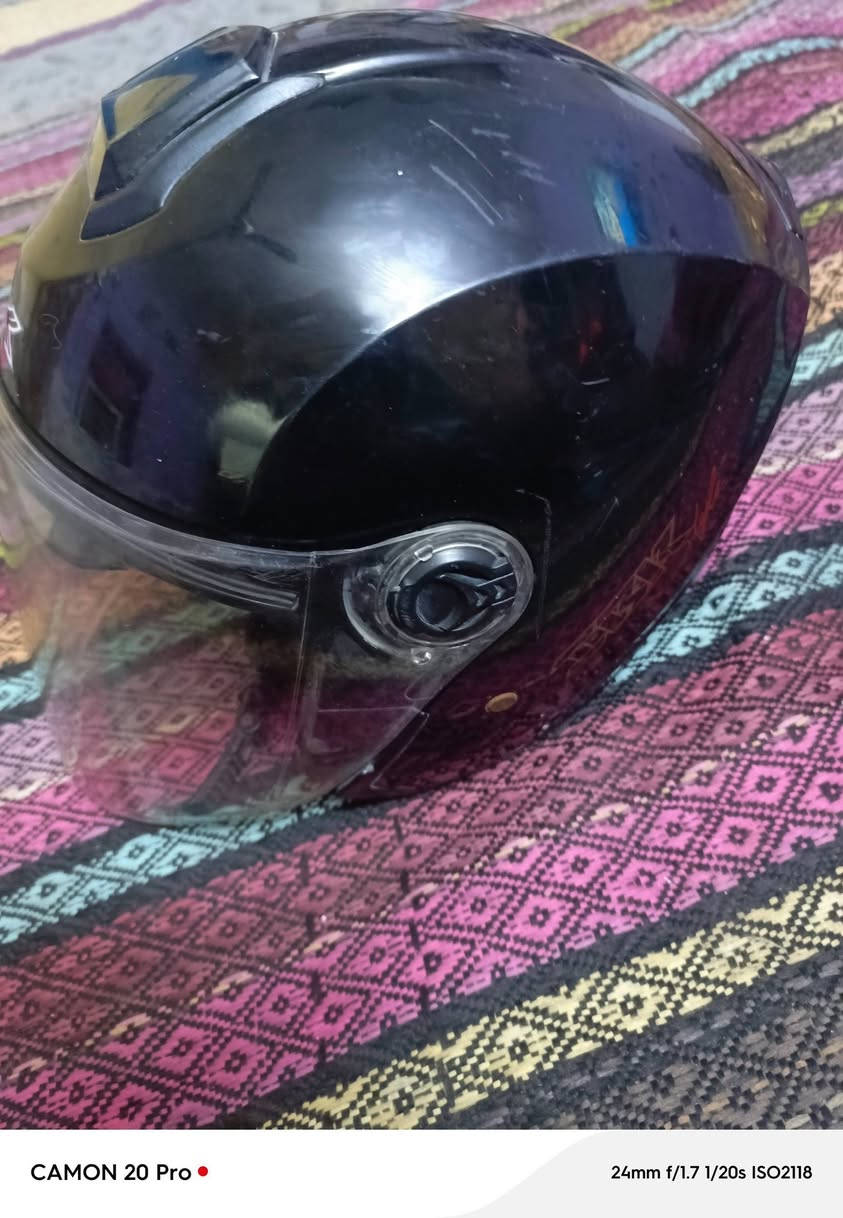 صندوك وخوذة ب30الف ثنينهن عنواني بغداد سبع قصور ***********
