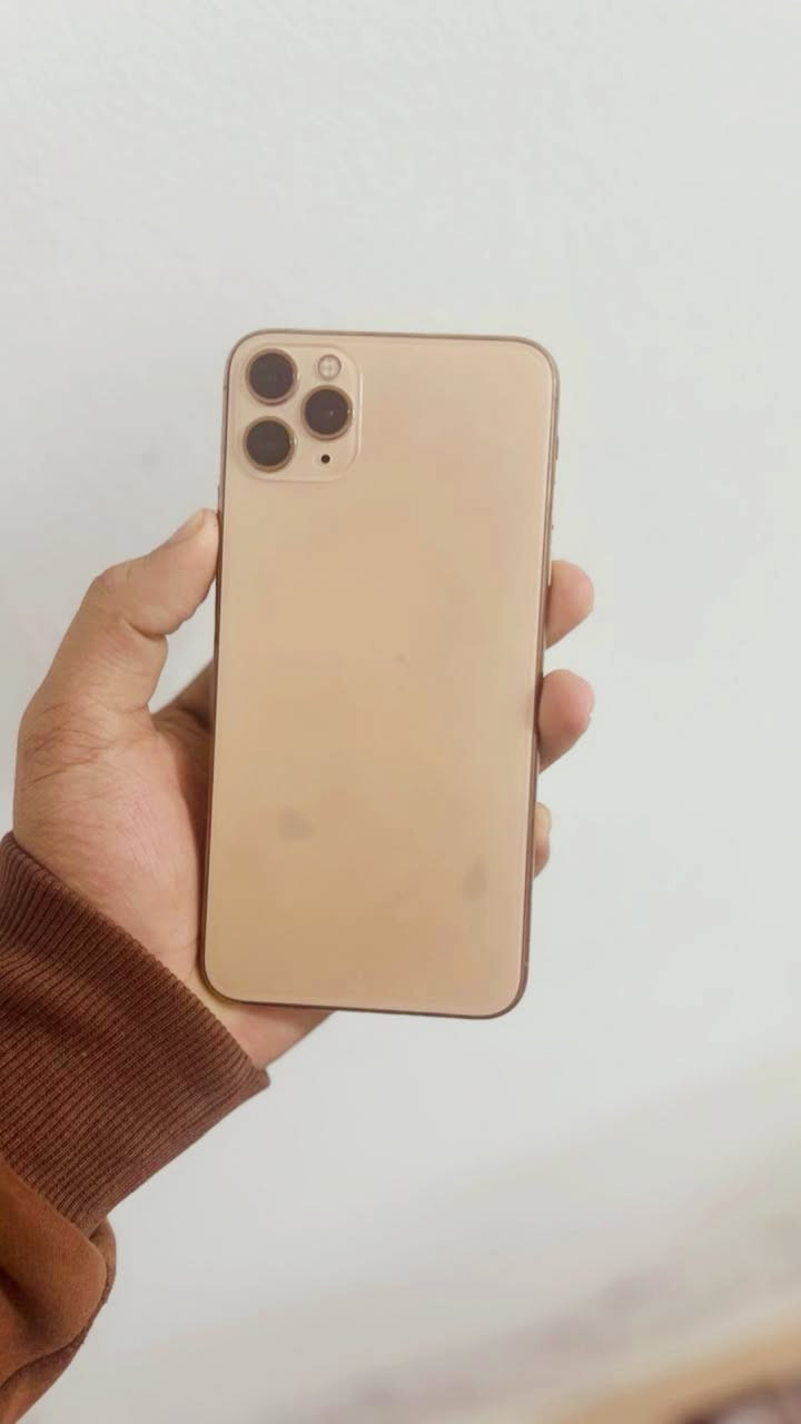 سلام عليكم اخواني العزاز
ادري السوك صاعد وفلوس ماكو ايفون 11برو ماكس 
ذاكره 256 كامرات فول القطع المستبدله الشاشه تفصيخ والبطاريه100 واذا لاحضتو النقاط السود هذن بسبب انو ضغطت على الجهاز 
عنواني:ديالى /بعقوبه 
سعره؛270وبي مجال للطيبين


**إذا كنت صاحب هذا الإعلان وتريد حذفه لأي سبب، رجاءا أرسل رسالة إلى الدعم الفني**