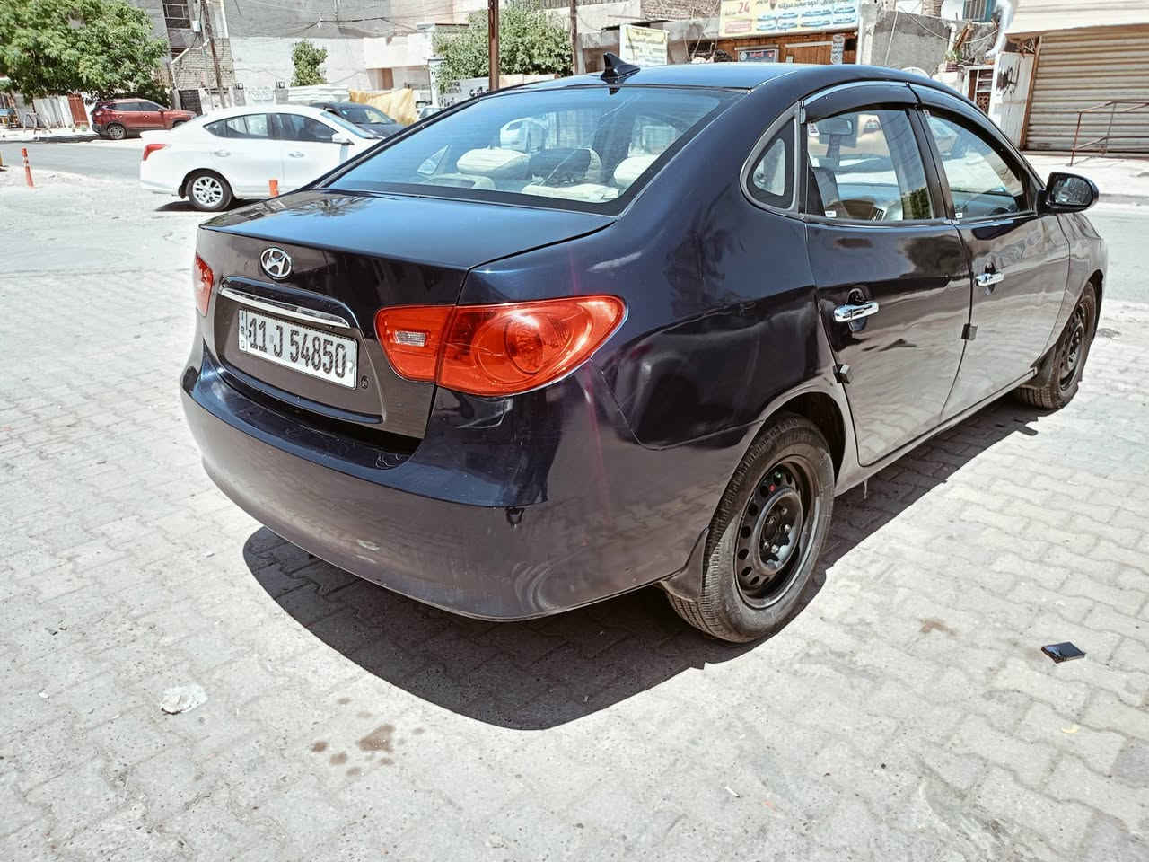 السلام عليكم. النترا موديل 2009 نضيفه جدا رقم بغداد الدولي بسمي كير اوتوماتيك محرك 2000 مكفولات تبريد ثلج صدر امامي خلفي جديد كهربائياته على لبلاد شاشه كامرا مثبت سرعه وارد امريكي ليبل واحد حادثه الجاملغ الخلفي وبيه بارد بلداخل سحب بسيط بجم كبس شركه لغود شواصي مكفولات لون نيلي عارضه 87 ورقه وبيه مجال الشراي يتصل ويدلل مكاني بغداد العامريه الاتصال @***********
