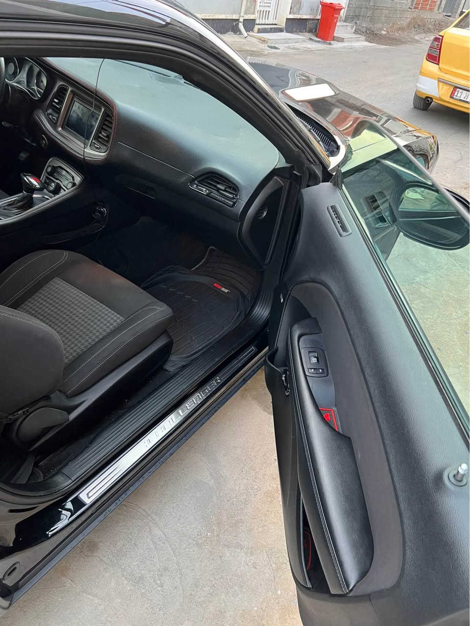 جالنجر ٢٠٢٣ 
تبديل بنيد فقط 
وجاملغين الاماميات بيهن بارد بدون صبغ وراس شاصي تعديل فقط بدون لاسمكره ولاصبغ 
ماشيه ٢٧ الف 
محدثها جيتي من وياله وبنيد ودعاميه 
كشن كهرباء وهيتر بالكشنات
هيتر بالتسترين 
عليها نانو سيراميك
مابيها اي نقص السياره وجديدة كلش 
السعر ١٩٨ وبيها مجال 
مكان السياره ديالى بعقوبه 
*********** بعقوبة, ديالى
