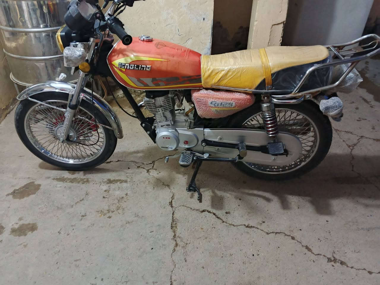 يا الله دراجه تايكر موديل 24 ورقه موجوده محرك شرط كهربايت كامله
ماشيه 2000 دراجه مكفوله من الشخط  الصور ضالمته السعر 650 وبيه مجال للشراي *********** ديالى شهربان 👍،
