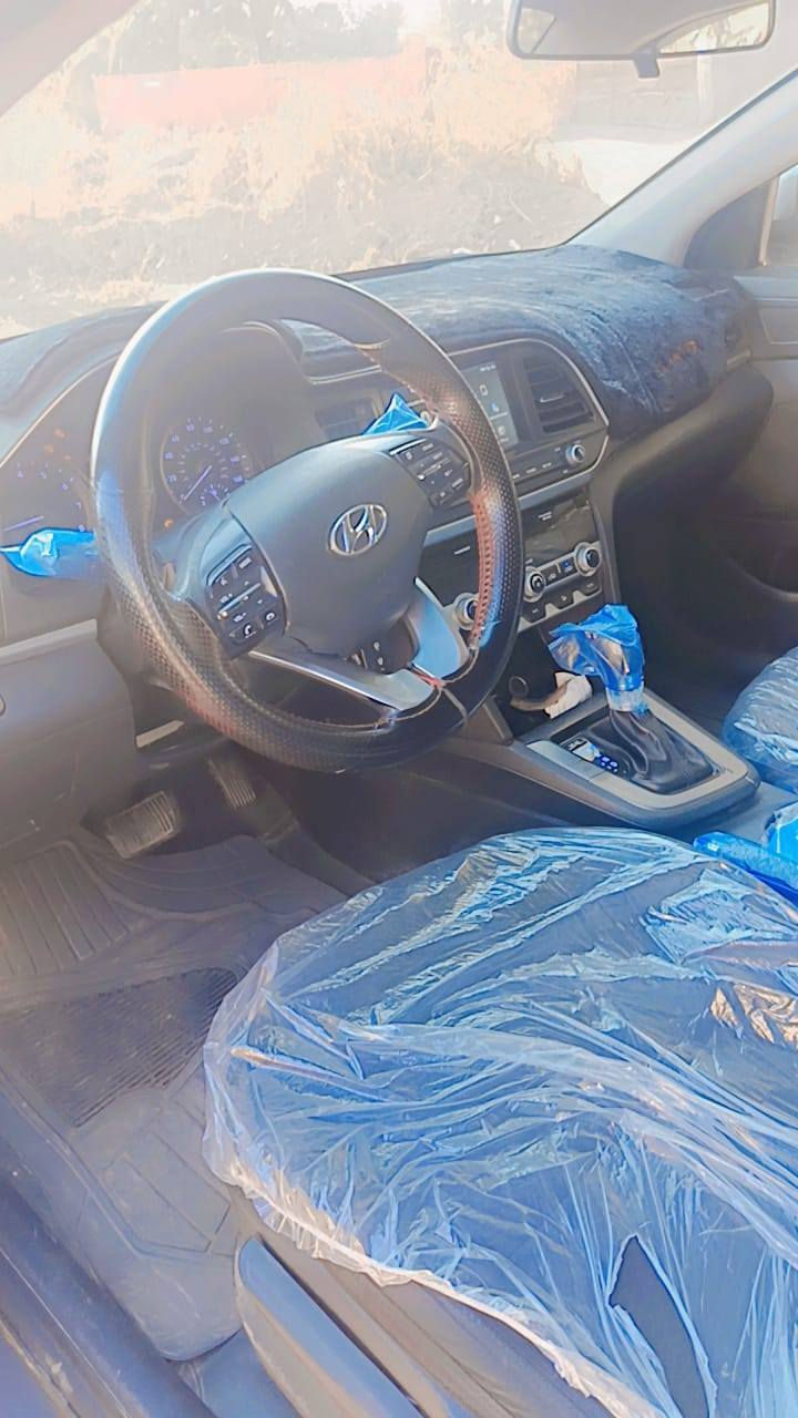 النترا موديل ٢٠ رقم بغداد دولي حادثها بنيد بدون دواخل وقبق جنطه فقط رش جاهزه من كلشي مابيها نقص العنوان بابل 
السعر ١٣٠ وبيها مجال 
للاستفسار ***********
