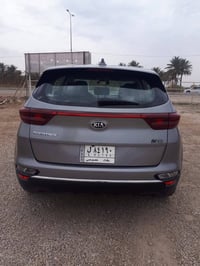 2020امريكي السعر 16000/ 07708704330مكان بغداد جسر ديالى جيد