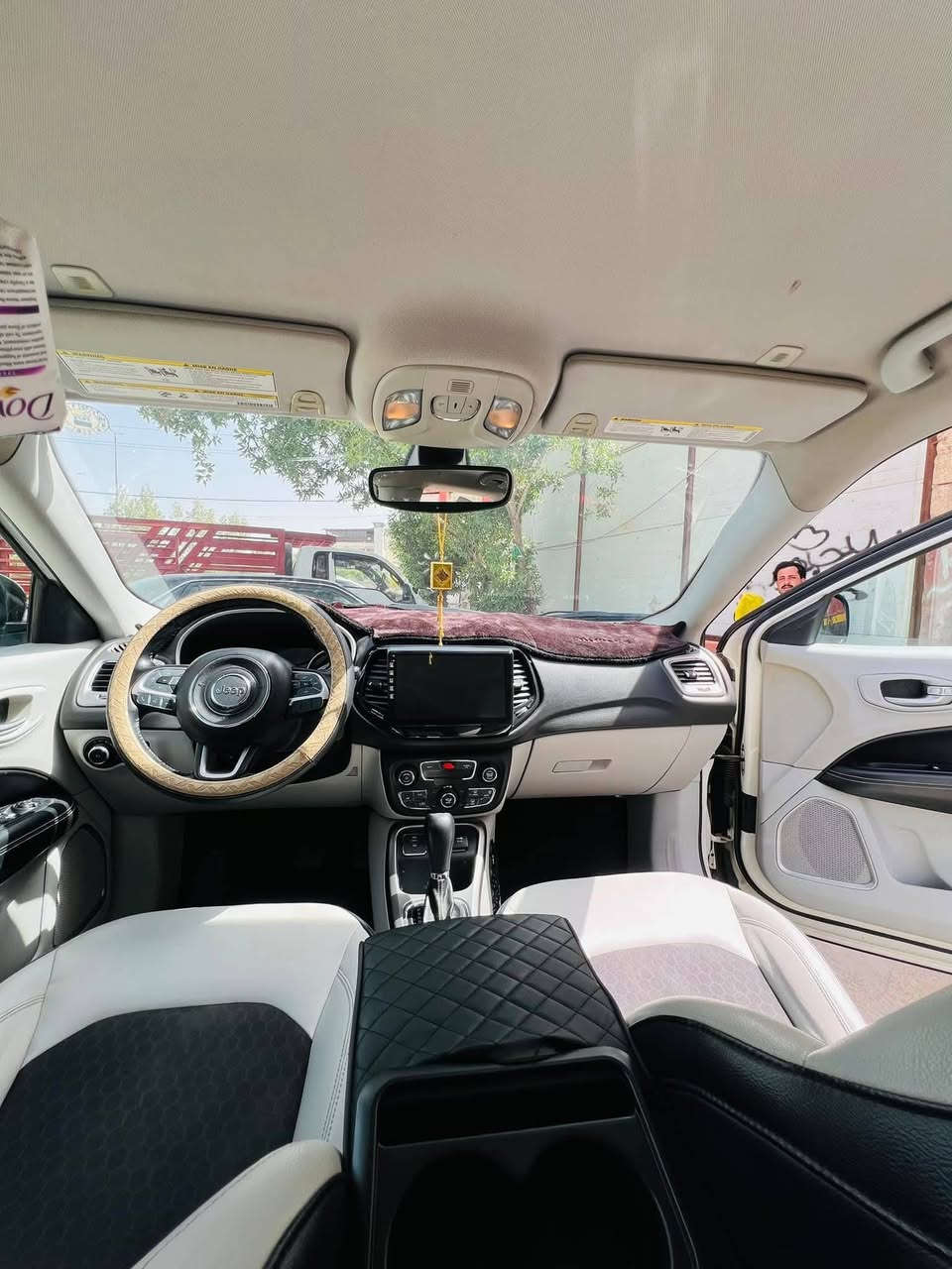 جيب كومباس 2018
فول مواصفات بيه قطعتين صبغ بدون حادث جاملغ وباب خلفي السياره جاهزه ومابيه اي نقص رقم أربيل مكان السياره بابل 
***********
