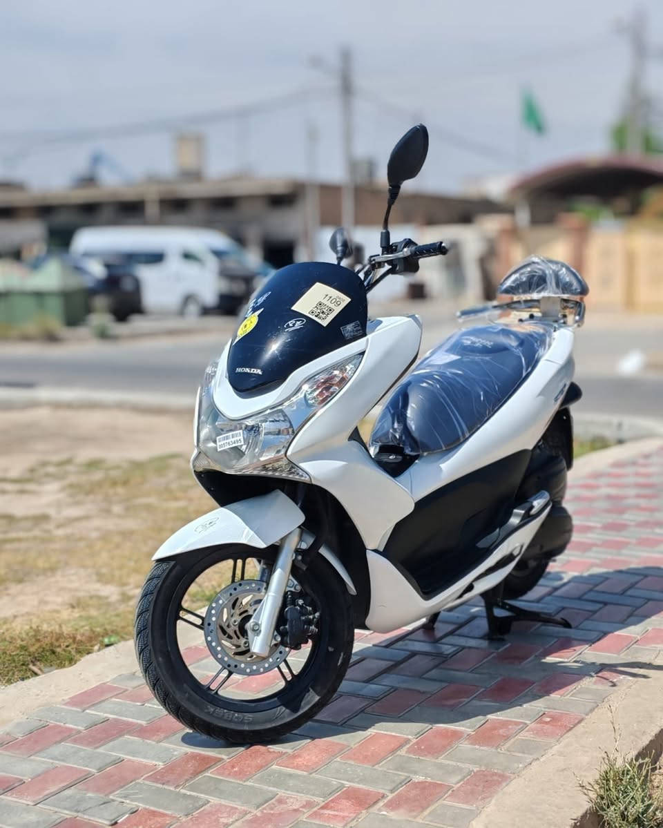 سلام عليكم....
دراجة (PSX)...(جيل الاول) ياباني🇯🇵 رمبة
🛵للبيع  ماشية (57)
دراجة شلعه معدل كهربائيات كلهه شغاله 
دراجة جديده  بلادية
أي نقص مابيهة
جيب فيتر وتعال افحص
العنوان بغداد مدينه الصدر قرب مطعم ليمونة🍋 الاستفسار الاتصال على الرقم 📞 ***********
