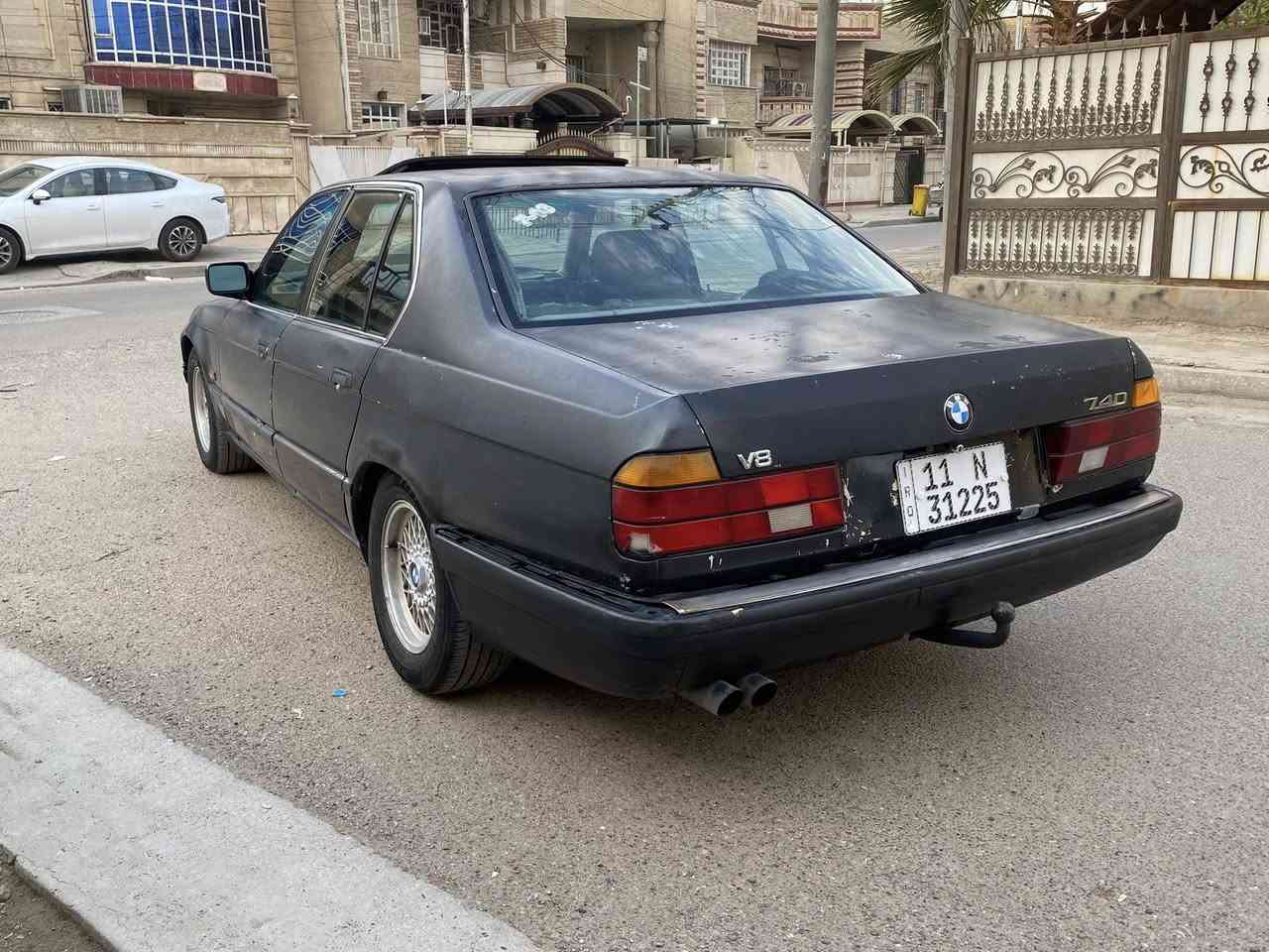 سلام عليكم 740 موديل 93 اصل وفصل تكمه وسنويه 
بدون حادث ولا خياس 
كير ومحرك حلوات 
صدر امامي خلفي جديد وتخم تاير جديد 
بجم عريض فتحه سلايد شغاله 
تبريد شغال وثلاجه بنكه كهرباء
كهربائيات ع البلاد 
رقم بغداد جديد سنويه وهزه جديده تحويل مباشر 
السعر 47 وبي مجال مكان السياره بغداد حي الاعلام 
***********
