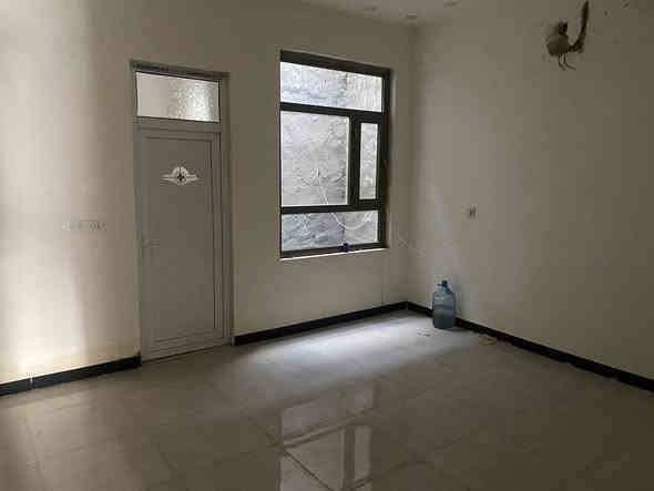 للايجار شقق طابق  الاول والثاني مساحة الشقة 105م تتكون من صالة ومطبخ وغرفتين نوم وخدمات 
للاستفسار الاتصال على الارقام التالية:-
***********
***********
