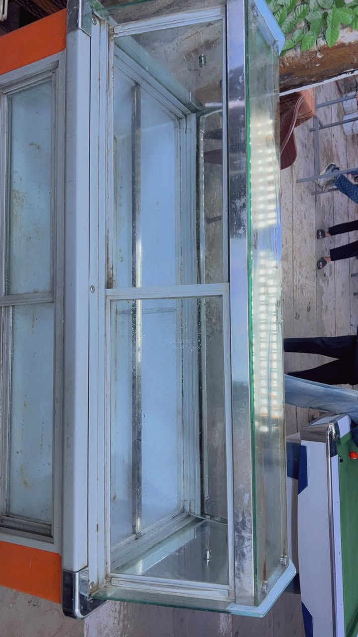 السلام عليكم عارضه مقبلات للبيع  16 بلانك نضافه 90% سعرها 400مكاني بغداد الاسكان للتواصل ***********
