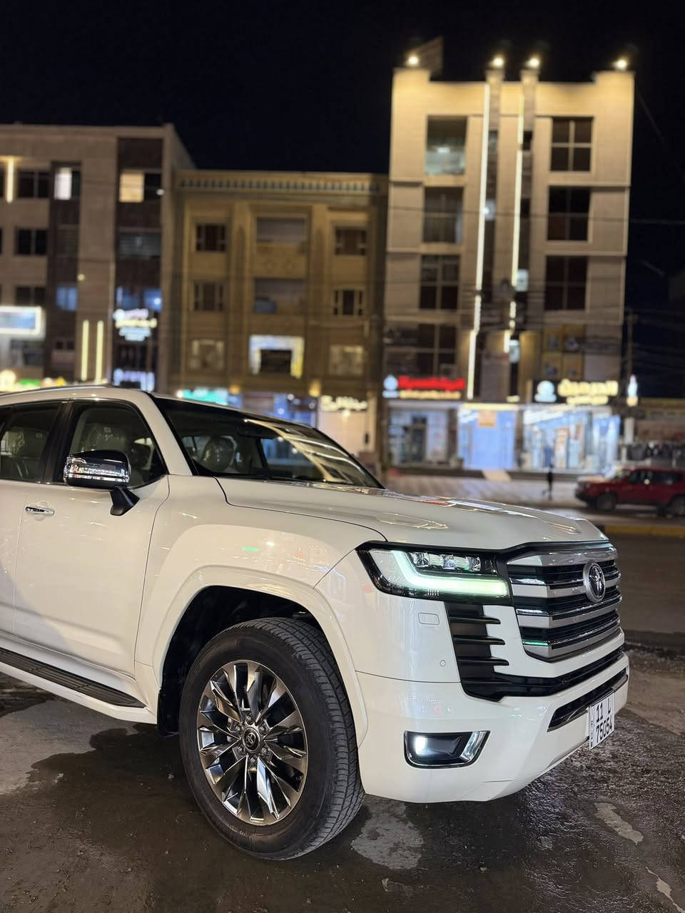 السلام عليكم لاندكروز موديل 2022 VX بريمم ماشيه 59 الف السياره مغلفه ppf بالكامل فول واحد على واحد كفالهه عامههه شخط مابيها لا ضربه ولا صبغ ولا بارد كفالههه جديده بلعافيه علياخذها رقم بغداد باسمي تحويل ثاني يوم فول مواصفات معروفه مواصفاتها  السعرررر 65 الفف وبيهاا مجالل مكاني بغداد السيديه الاستفسار ***********
