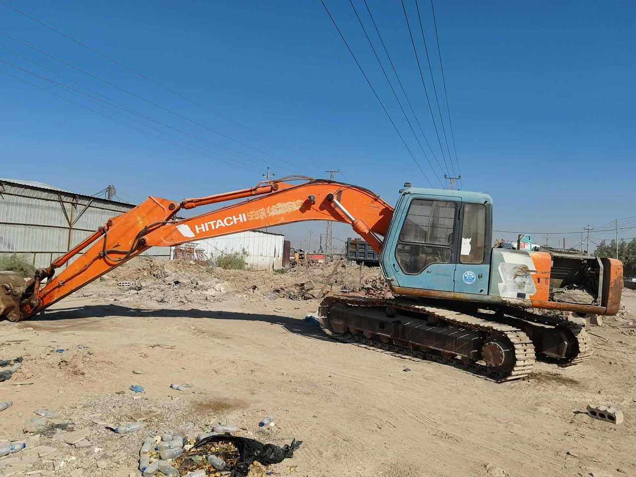 السلام عليكم
حفاره للبيع موديل 94 الحفاره جاهزه من كلشي تحويل مباشر 
للاستفسار والاتصال ***********
