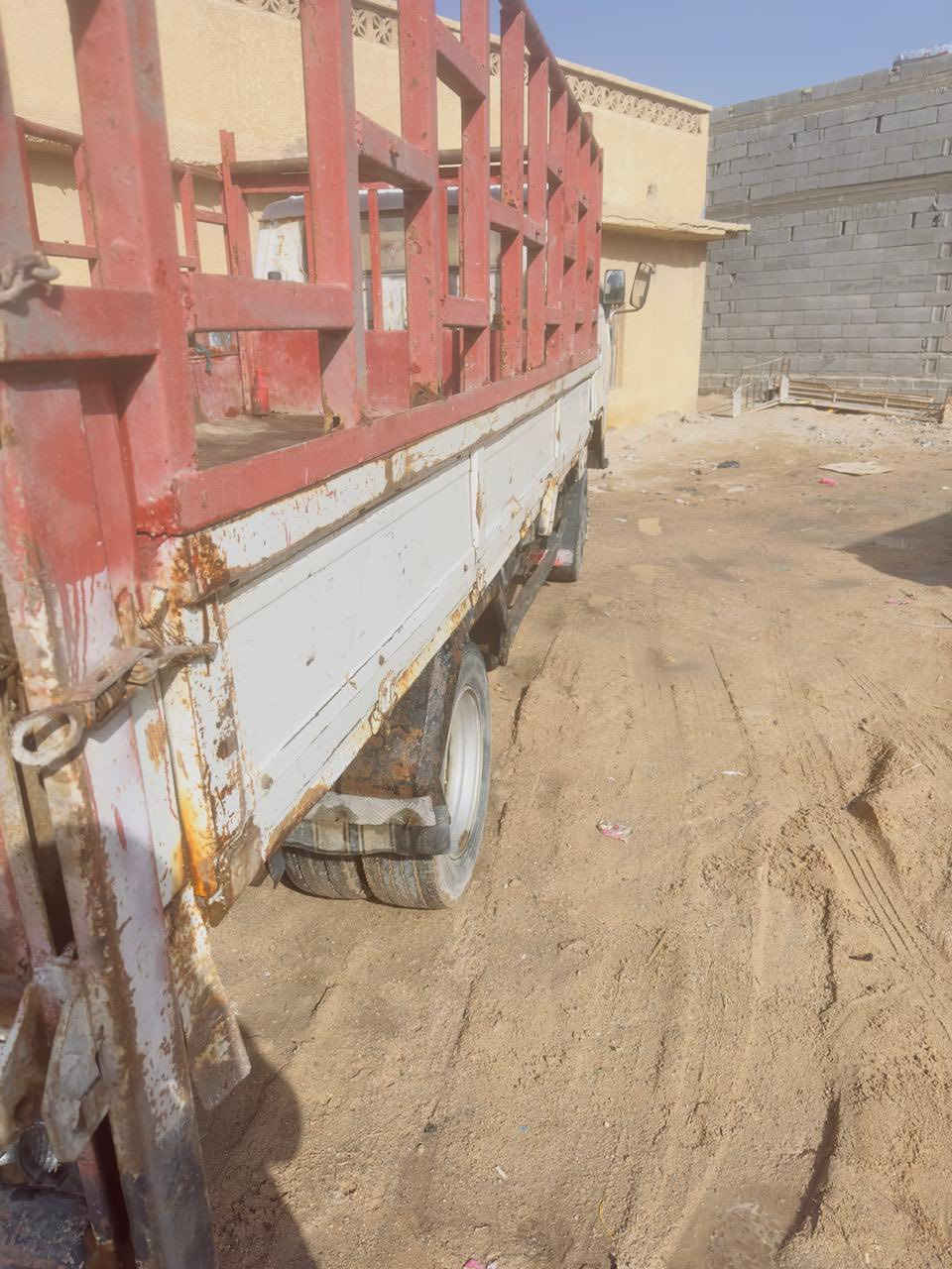 داينه البيع موديل اربعه وثمانين مكينه وكير مكفولات المكان لبصره ***********
