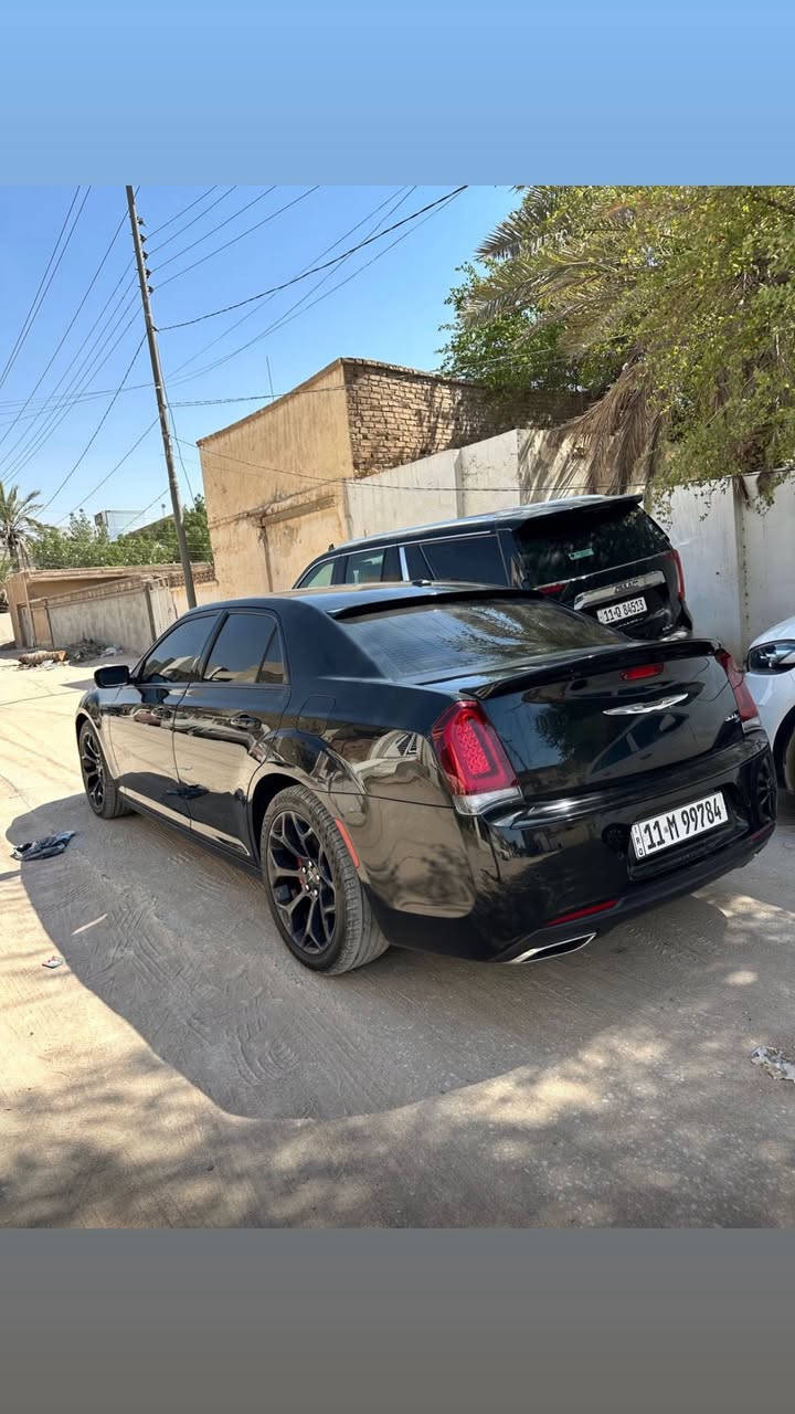 كرايسلر 2021 خليجي ماشية 93 كيلو 
السعر 310
المواصفات : السيارة فول 1/1
* بانوراما .
* رادار مع مانع تصادم .
* نقطة عمياء .
* حساسات امامية.
* مصابيح امامية زنون مع LED .
* ويل قياس 20 أنج .
* حساسات خلفية .
* بردة خلفية كهربائية .
* شاشه كبيرة مع نظام ملاحة نفكيشن GPS .
* سستم صوت الپاين مع سماعات بريميوم .
* مقصورة الركاب من الجلد الفاخر.
* مقاعد أمامية كهربائية عدد 2 .
* ذاكرة لحفظ وضعيات الجلوس (ميموري) .
* مقاعد أمامية تبريد وتدفئة .
* مقاعد خلفية تدفئة .
* تشغيل عن بعد .
* ستيرن كهربائي .
* تدفئة ستيرن .
* محدد سرعة .
* تلفون بلوتوث .
* كاميرا خلفية .
* مرايا متحسسة للاضاءة العالية .
* كير شفتر بالستيرن .
* دخول ذكي (بصمة) .
* حاضنة اكواب تدفئة تبريد
بيها بيبان اثنين بارد 
مكان السيارة نجف 
***********
