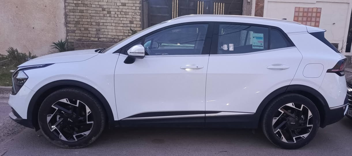 السلام عليكم .
سبورتج 2024 اربيل شركة أكدال 
خليجيه ماشيه 29 الف كم السونار مرفق مع الصور .
مواصفات .
محرك 2000
بصمه باب خلفي كهرباء 
كرسيين كهرباء سايد بريك بصمه 
كشنات وستيرن هيترات حار 
نقطه عمياء اوتوهولد 
شاشه متصله كاميرا اصليه حساسات
لد امامي ولايته زنون بلادي 
مرايا شفط نضام ترحيب 
شفرات ستيرن 
تحكم ستيرن جهتين .
نضام تزحلق نضام إيكو.

مكان السياره بغداد .

السعر 220 ورقه بيها مجال .

***********/غير متواجد على الفيس .
