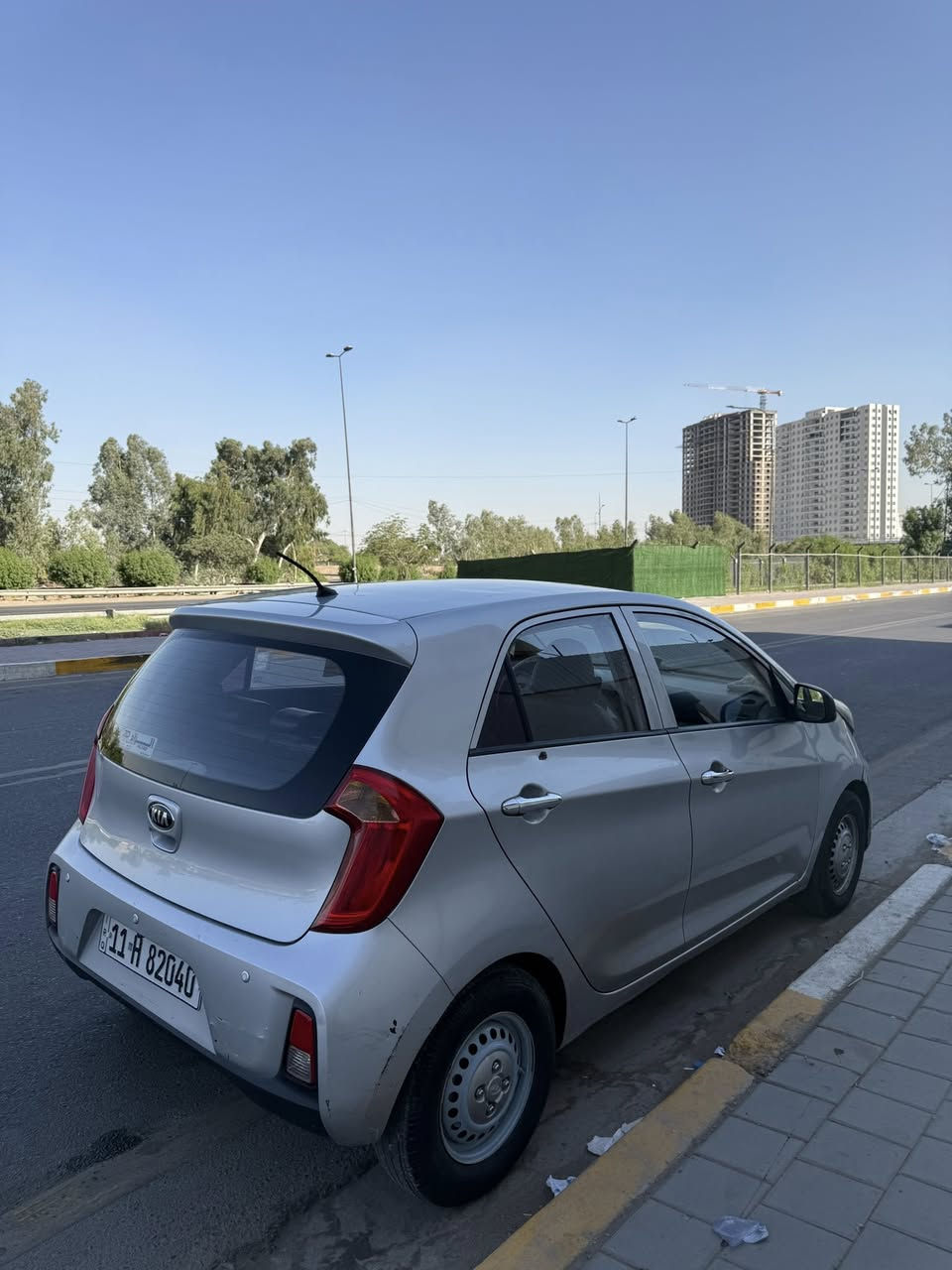 للبيع كيا بيكانتو 2016 🚗 بسعر 78 ورقـه فقط 🔥

✅ 4 سلندر (المرغوب)
✅ ممشى فقط 63 ألف
✅ بدون شاصي
✅ بدون لغد
✅ بدون تكم
✅ فقط طخطخات بسيطة مال بنات، ومصبوغه 3 أبواب
سوناره مرفوق بلصور 
📋 المواصفات:
✔️ رادارات
✔️ صوت تحذيري
✔️ تبريد وتدفئة ممتازة
✔️ كير أوتوماتيك
✔️ جام أوتوماتيك
✔️ كشنات جلد

📄 رقم بغداد إنكليزي باسمي
🔄 هزة جديدة وتحويل بنفس اليوم

📍 الموقع: الأعظمية - سبع بكار

📞 للاستفسار:
***********

💥 سيارة نظيفة ومميزة وسعرها مناسب للجادين فقط
