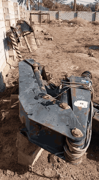 السلام عليكم جهاز كرين نوع PM ....  بي كسر بالشجرة فقط وبي نقص كونترول وتانكي هيدروليك 7 طن 3 سلايت رجلين مخالف هيدروليك مكاني أطراف بغداد حي الوحدة   
‏‪***********‬‏
