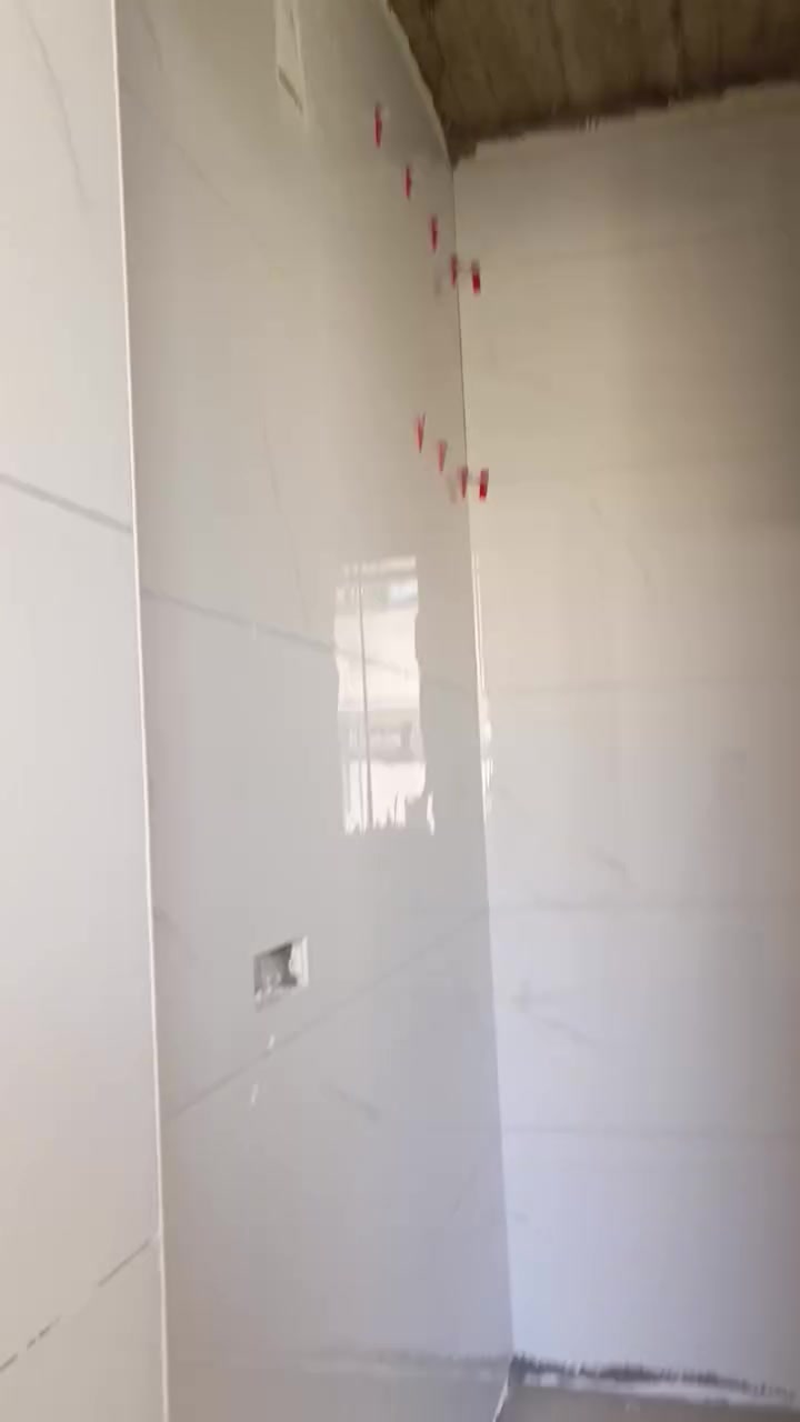 عمل سيراميك ارضي وجدراي شغل درجه اوله شغل هندسي مكاني حله متفرغ حاليا رقم الهاتف/ ***********
