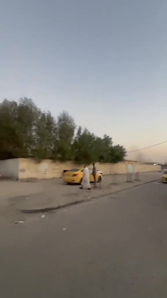 بيت طابو صرف للبيع طابو اريدو قرب مدرست التالق. مساحه 100متر  يتكون بناءة من غرفتين كبار صاله وسط استقبال. مطبخ حار بارد صحيات السعر 130وبي مجال


**إذا كنت صاحب هذا الإعلان وتريد حذفه لأي سبب، رجاءا أرسل رسالة إلى الدعم الفني**