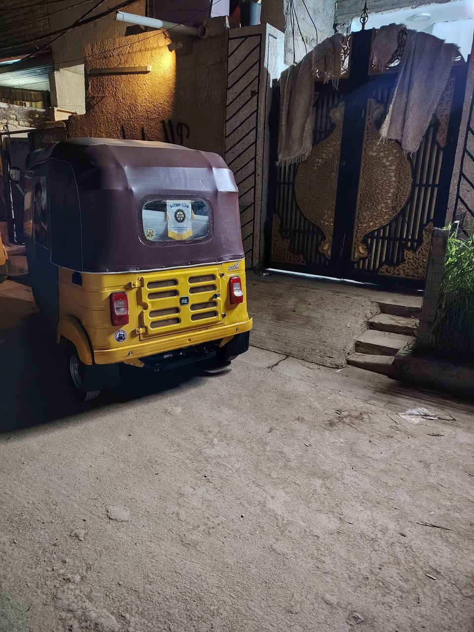 سلام عليكم تكتك مديل 2018 /12/26 محسوبة عل 2019
مرقمة انكليزي كفاله بيه دوسة معمرة  وبارد بل حاجب فقط
سعر خمسة و400 تحويل ثاني يوم مكان بغداد الضباط 
رقم الهاتف ***********
