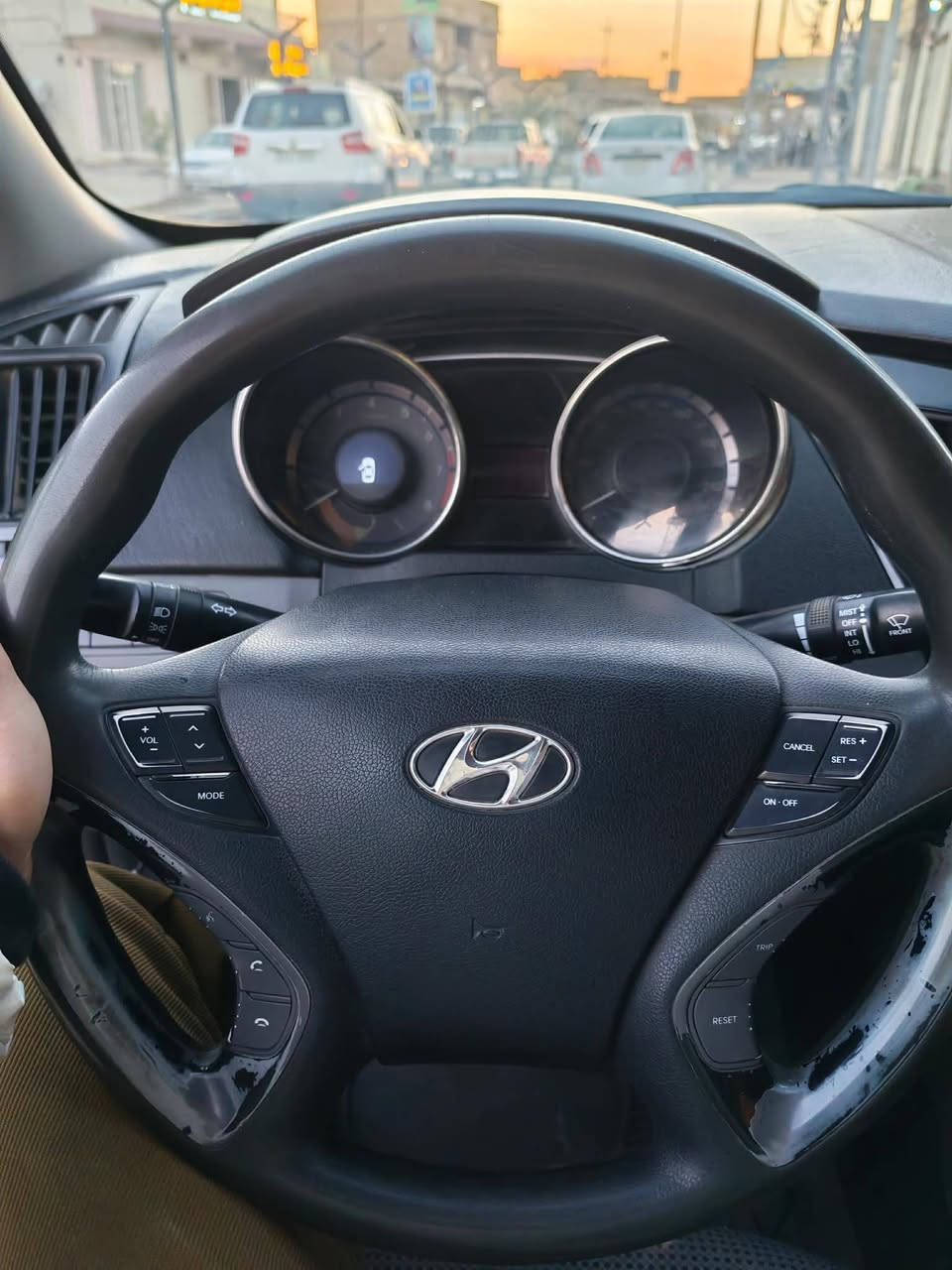 سوناته 2012
وارد اميركي حادث بنيد تبديل
مكينه جديده  كير حداديه مكفول 
مكان السياره دوانيه 
***********
