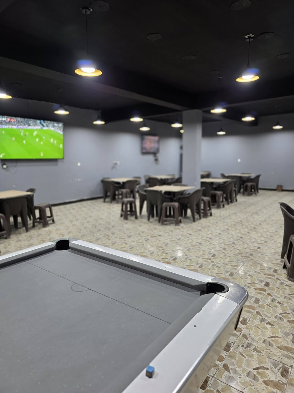 السلام عليكم كوفي بلاتنيوم للبيع مساحه 200متر
مجازه من الصحه
اراكيل طه فقط عدد21
سستم كامرات 
سستم كاشير وميز كاشير 
بلي فور مهكر عدد 2
شاشه عدد 4وحده 85 و3حجم 60
عارضه +مجمده
بليارد سوبر ماستر 
ميز دومنه 15كراسي عدد 46
نضام رابعه4
كوفي كامل وبعد هواي إشياء مذاكرهه الي يحب يتفضل يجي ويجيك ويتحول بأسمك
اخوان الله يحفظكم بس الشراي يتصل عل رقم 
*********** العنوان بغداد الاعلام شارع سوق اميمه
