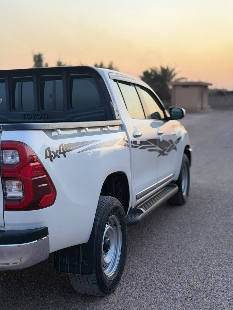 سلام عليكم هايلوكس ٢٢سعودي فول مواصفات ماشيه ٥٧كفاله عامه رقم سليمانيه جديد بيع فقط ***********
