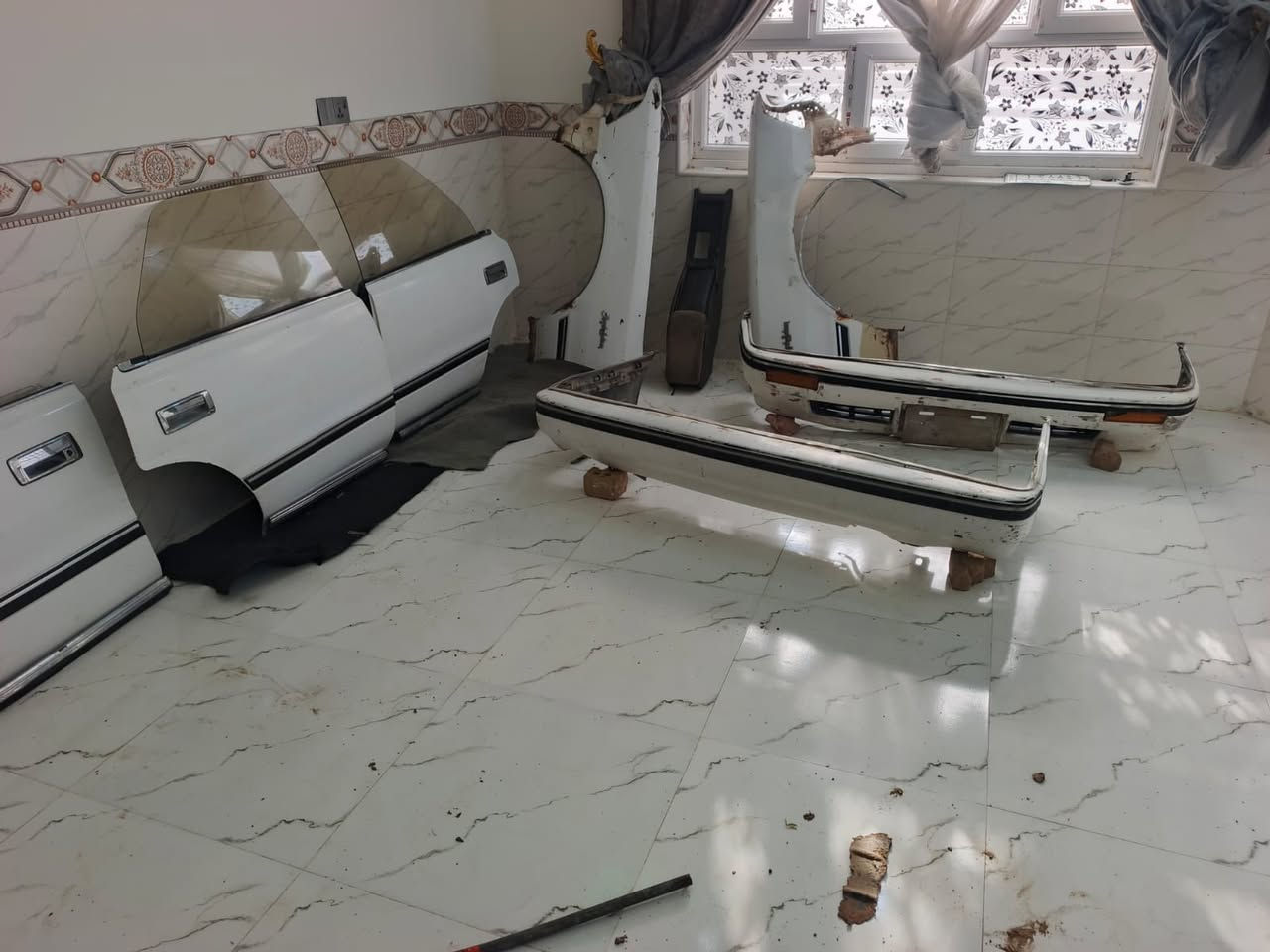 متوفر اغراض هارترب للبيع سستم كامل اربع بيبان واثنين جاملغات وبنيد وقبق جنطة وعاميات اماميه وخلفيه ولايتات وبك لايتات وشباك ودركة استيرن وبسعر مناسب جدا
***********
