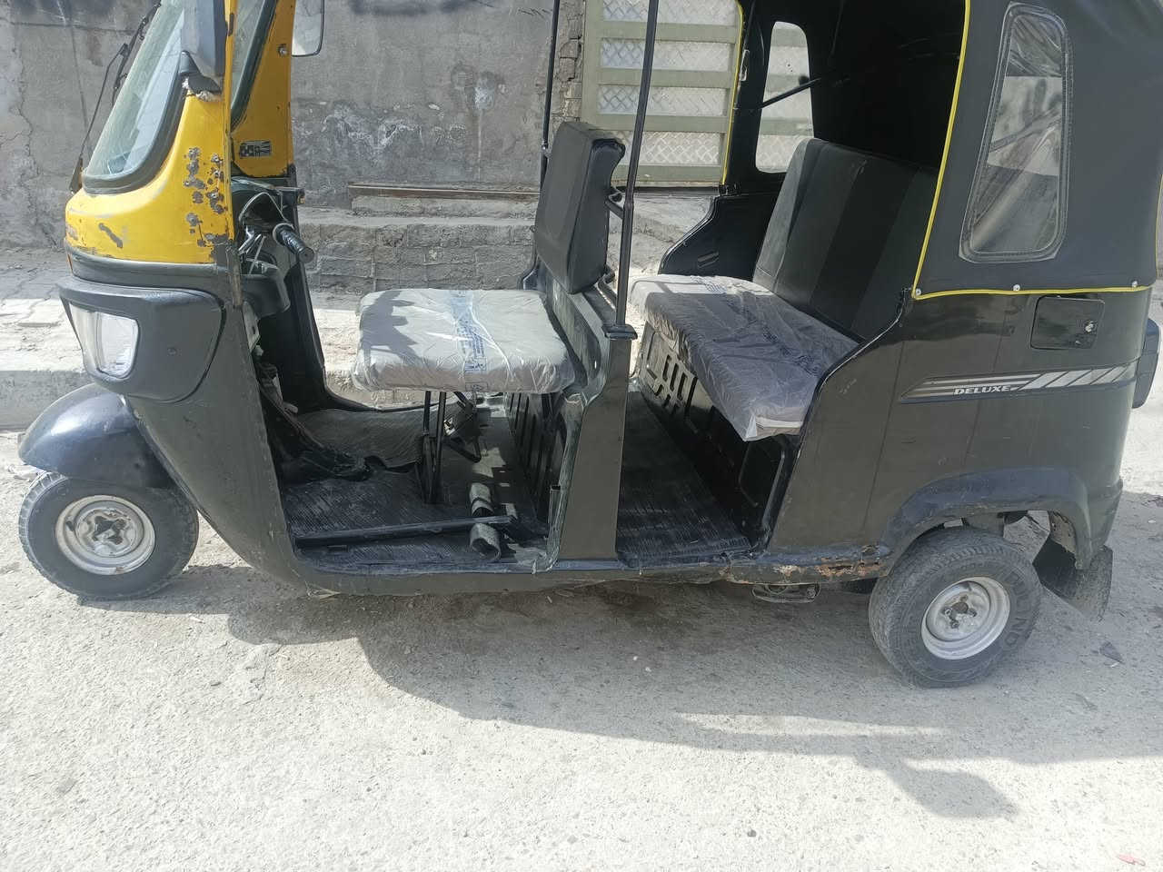 تكتك تي في اس 18 شهر الواحد اوراق سحب اتكفله حلال وحرام تكتك ثضيفه بس بل دويسه خياص اصبع محركها كلش نضيف لا تنقيص ولا تبخير صوتها كلش ناعم العنوان بغداد الكماليه شارع الاصفر قرب مجمع دار السلام الرقم ***********
