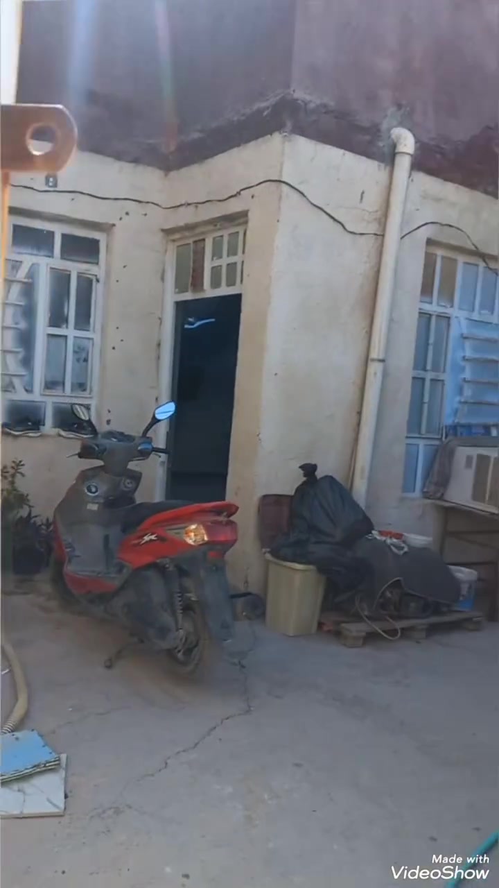 بيت للبيع
كميره ابو كفه
مساحه 200 متر زراعي سند 25

واجه 10 نزال 20

طابقين 

الطابق الأول

كراج و استقبال ومطبخ وصاله وغرفتين نوم حمام خارجي وحمام داخلي

ترك على طول البيت ومنور

الطابق الثاني

غرفتين نوم وحمام 

مكلف بالنشر

الاستفسار على الارقام

***********

***********
