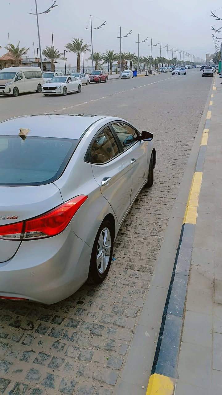 النتره مديل 214 سياره جاهزه من كلشي جديده بعنه كلمه كير محرك كله كفاله دخول جديت تومه جهده رقم شمالي تومه عله نفس سياره  سنويه صليه فول موصفات 55 بيه مجال قليل حك جيه *********** بصره
