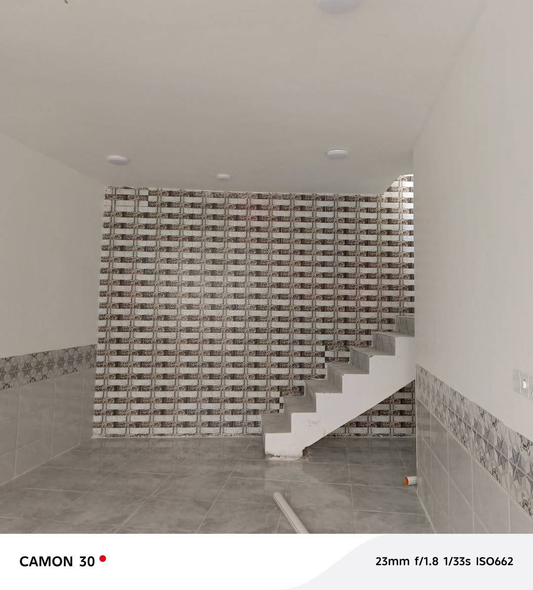 بيت 190مترvip للبيع  ✨✨
اللهم صل على محمد 

(( بيع مستعجل 🔥) ) 

مواصفات البيت:

✅2 غرفة  🛏️
✅ صالة 🛋️
✅ مطبخ 🍽️
✅2 صحيات 🚿

📏 المساحة190 متر💰 السعر:💲خاص
🏗️ البناء: طابوك نهروان

الموقع / مقابل ملعق قرية  الغدير🏡

🔹 ماء 💧
🔹 كهرباء ⚡ + مولد 
🔹 شوارع مبلطة عرض الشارع 🚗 
🔹 مدارس قريبة 🏫 

  لاستفسار اكثر اتصال او واتساب
،***********
***********
او مراسله الصفحه
