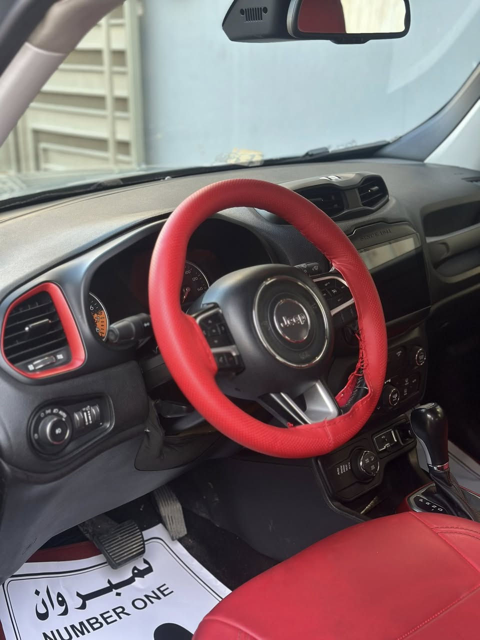 جيب رينجد ترايل هوك 2018 اقوى فئة 4X4 محرك 2400 مال كصة شادلها مال موديل 2023 المحرك ماشي 20 الف ميل والسيارة كلها ماشية 61 الف ميل كير 9 نمر داخل احمر جلد تبريد ثلج تدفئة جهنم حادثها جاملغ وبنيد قطعتين صبغ وقطعتين بارد الچيك انجن چان طافي بسبب البانزين مال آخر فترة اشتغل السبب حساس EVAP بانزين كله محسن ظهر وتبريد وصعدة جسر ماكو دوانز مي راديتر اصلي ماكو شي اسمه حماوة تخم تاير رب الجديد نواقصها : 
١- البلوجكتر الخلفي جهة السايق طافي 
٢- ولايت الضباب جهة السايق الامامي 
٣- دبة زراكة مكسورة (( ممزوفة تريد تسويها تريد لا ممأثرة سعرها 55 الف )) . 
٤- دچة الكير هاي مشكلة شائعة بكل الرينجيد سعرها هي وشغلها 50 
وهاهيه السيارة تخبل ابعد مكان واصلته شاطئ التاجي مجرد من البيت للدوام . 
💵 السعر : 115 وبيها مجال . 
بيع او مرواس واخذ فرق بسيارة SUV 
عنوان بغداد : الاعظمية / *********** / ***********
