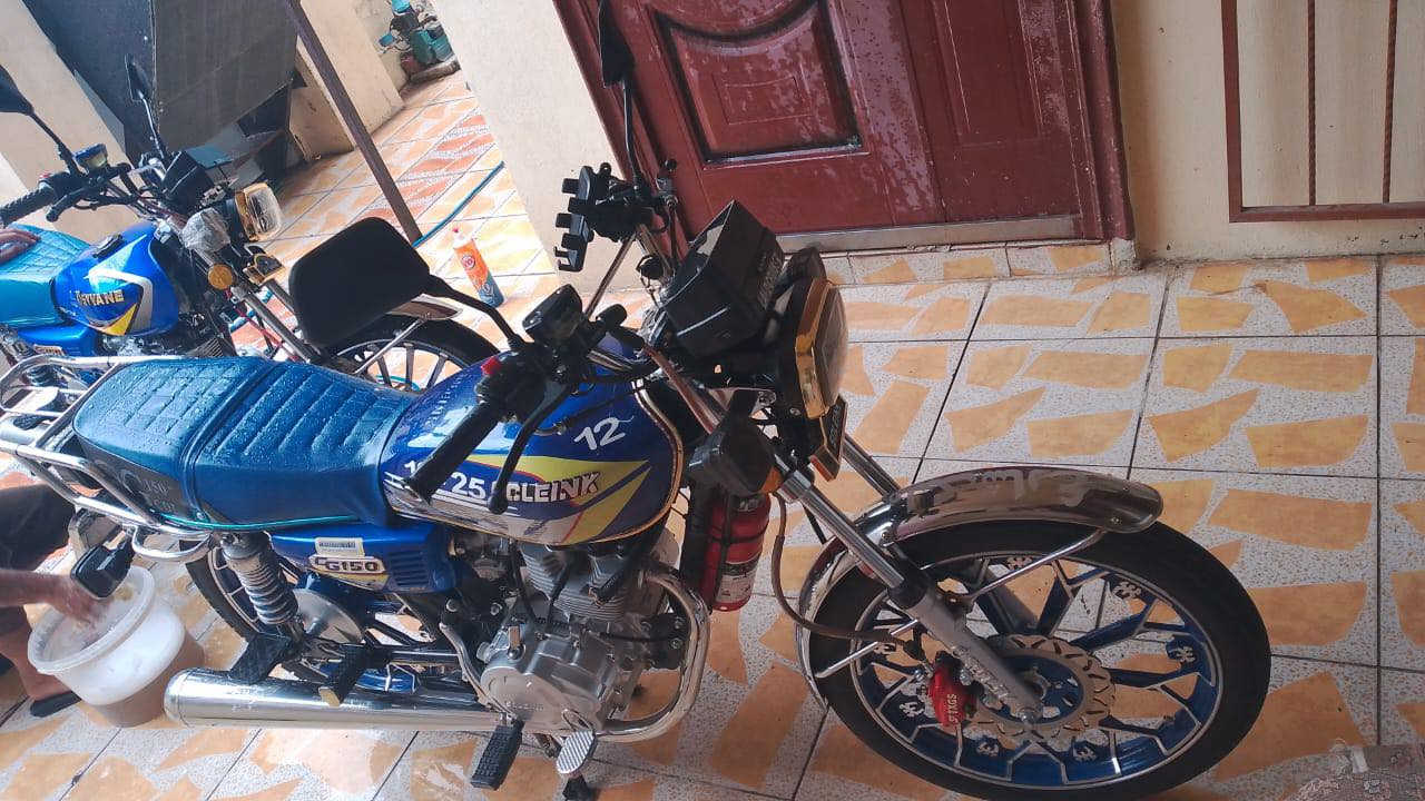 السلام عليكم 
موطور سولينك مشترى من الوكالة 
استخدام نضيف فترة قليلة
للبيع مستعجل لغرض السفر 
للاستفسار الرجاء التواصل على الرقم ***********
