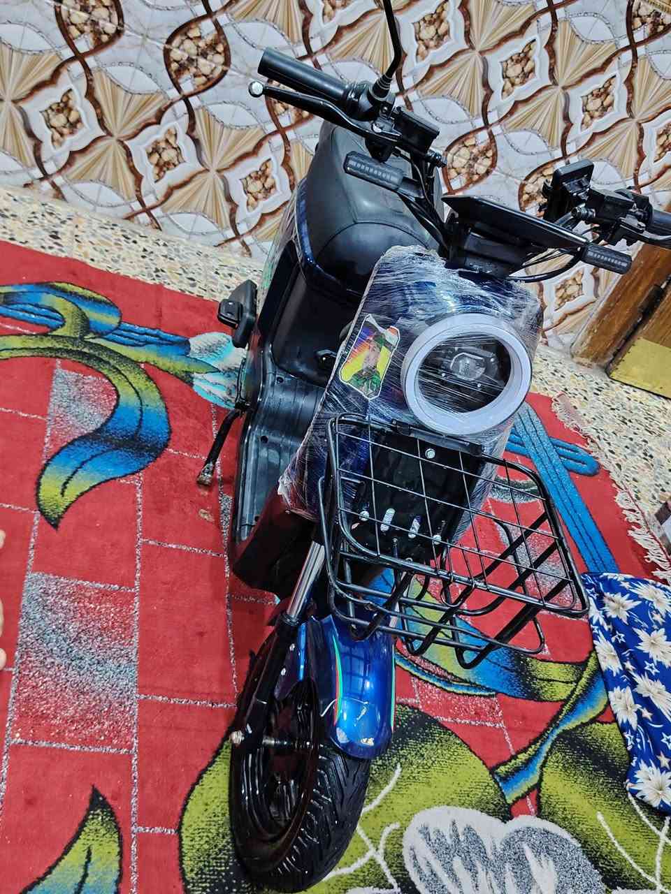 سلام عليكم عدي  دراجه شحن لبيع بطرياته 5 نوع لدراجه   ار تسعه  دراجه   جديده عنوان بغداد بل مدينه مال صدر لسعر 350 وبيه مجال رقم لهاتف ***********
