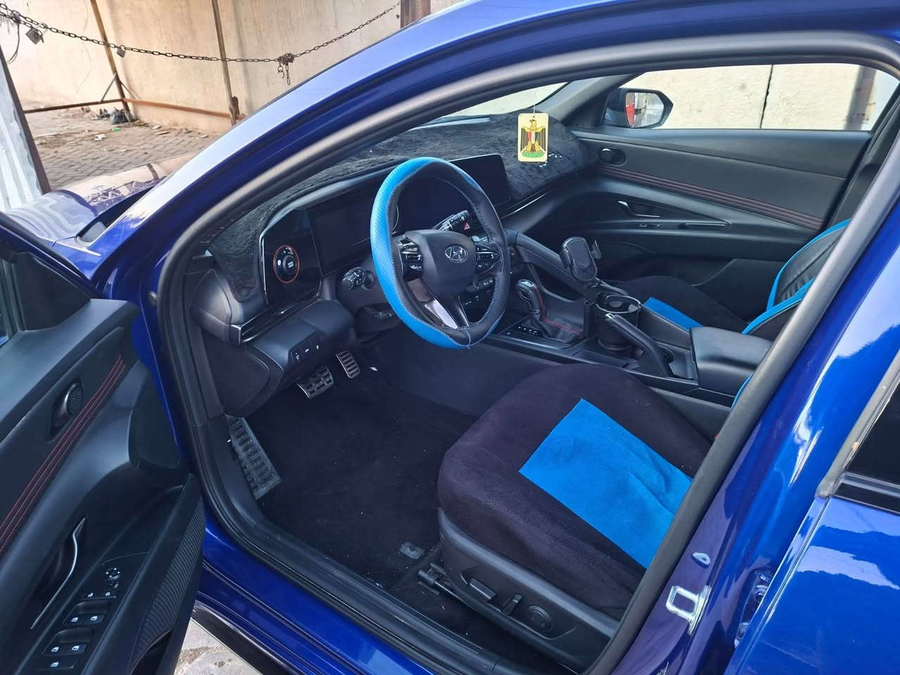 السلام عليكم
النترا موديل 2023N 

لون ازرك

تبريد 

فول

رقم اربيل

كشنات جلد تدفئه تبريد

رادارات اماميه جانبيه خلفيه 

شاحن وايرلس 

قياده ذاتيه 

تحذير الخروج عن المسار 

مانع تصادم 

تبريد بيانو 

كامره خلفيه

محرك تيربو  1600

تشغيل عن بعد 

باقي المواصفات معروفه ما يحتاج اذكرهن 

تخم تاير جديد 

مكان السياره بغداد

للتواصل الاتصال   ***********
