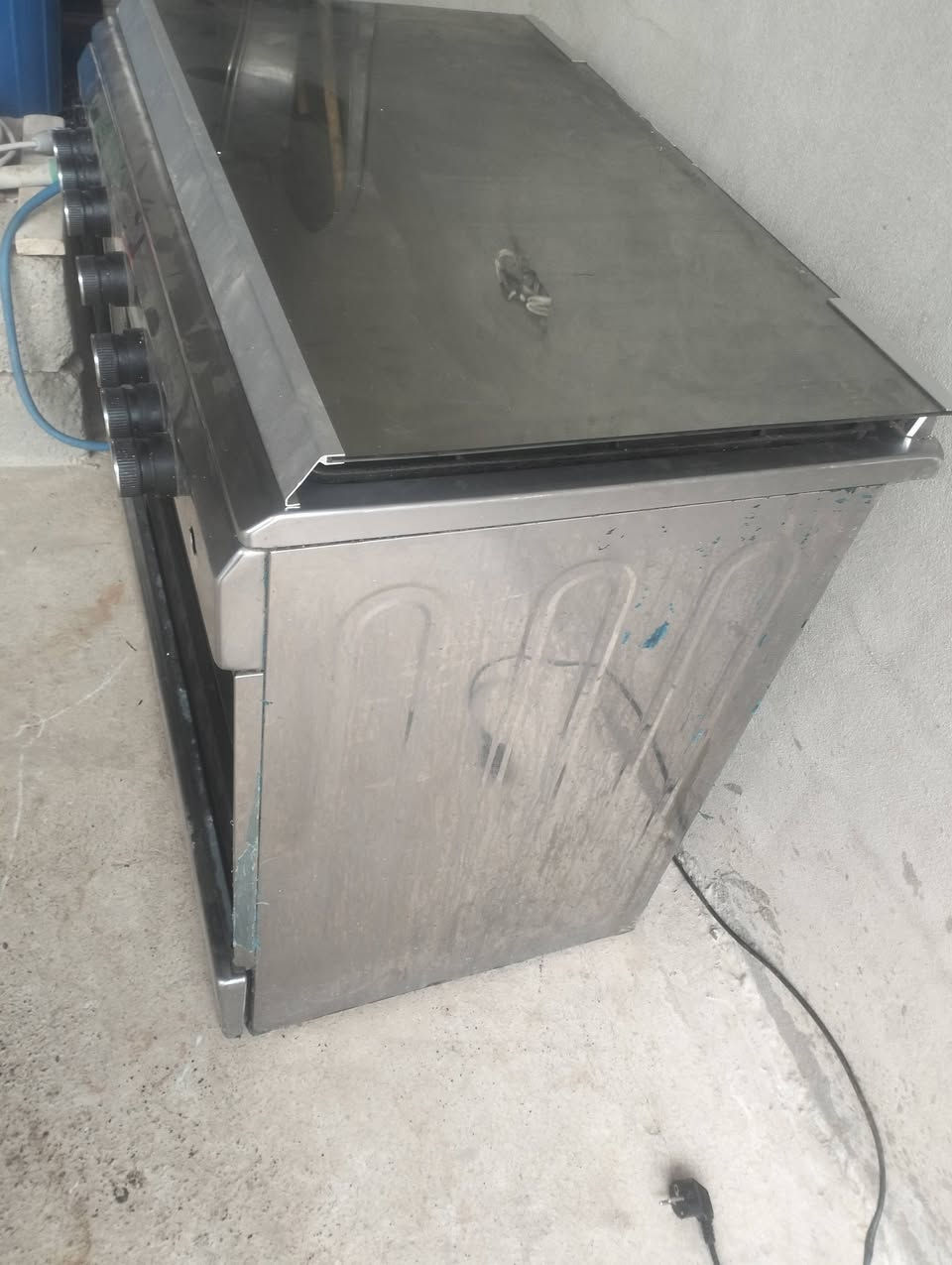 موصل مكان
طباخ للبيع مستعمل  4اشهر 
بس جام فرن مكسور شغال بشرط
 نوعيه  موضحه بل صورة 
استفسار ***********بي واتس اب 
نار ازرق فوك و جوه بشرط بس جام مكسور
