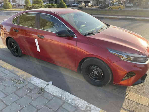 سلام عليكم كيا فورتي موديل   2023 
رقم بغداد بسمي 
مواصفات  
مكينه 2000 دوش
ماشية 66الف 
 قطعتين تبريد 
كشن حار 
شحن واير لس 
إشارة بالمري   
شاشة   
رادار  جانبي /  مانع تصادم
تحكم استيرن جهتين 
وباقي المواصفات معروفه للفورتي 2023
الحادث موضح بالصور
المكينه مفتوحه مجفته بس راجعه وكاله  
السعر148$ وبيه مجال
***********
