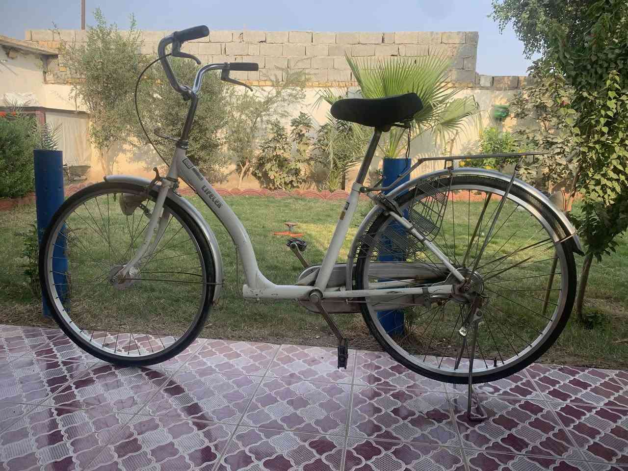 بايسكل باله ياباني للبيع 

السعر75 وبي مجال 

مكانه كوت 

***********
