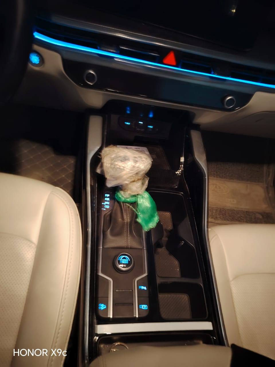 سلام عليكم ❤️

سورنتو موديل 2024 خليجي 

بيهة بارد بل باب خلفي فقط 

السعر 290 قفل العنوان النجف الاشرف 

رقم الهاتف/***********
