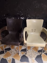 كرسي • قطعة ١٥