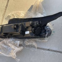 لايت 3عدسات امريكي لد برتقالي اصلي تفصيخ 400الف جهة اليسار  0778346474...