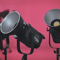 اضاءة فديو مستمرة 300 واط من شركة YSKE  باي كلر  شمسي ابيض ثلجي تحكم ك...